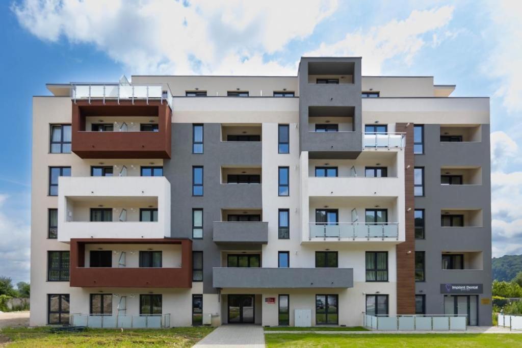 Dominic Apartments ซิวิโชอารา ภายนอก รูปภาพ